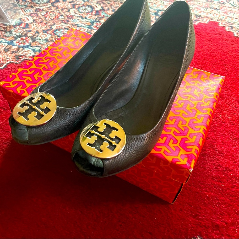 Tory Burch wedges size 8.5 in black/silver with box